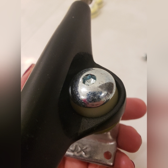 2 Krux Skateboard Trucks, Bones Reds Bearings, 4 Sidecuts Wheels - Picture 9 of 11